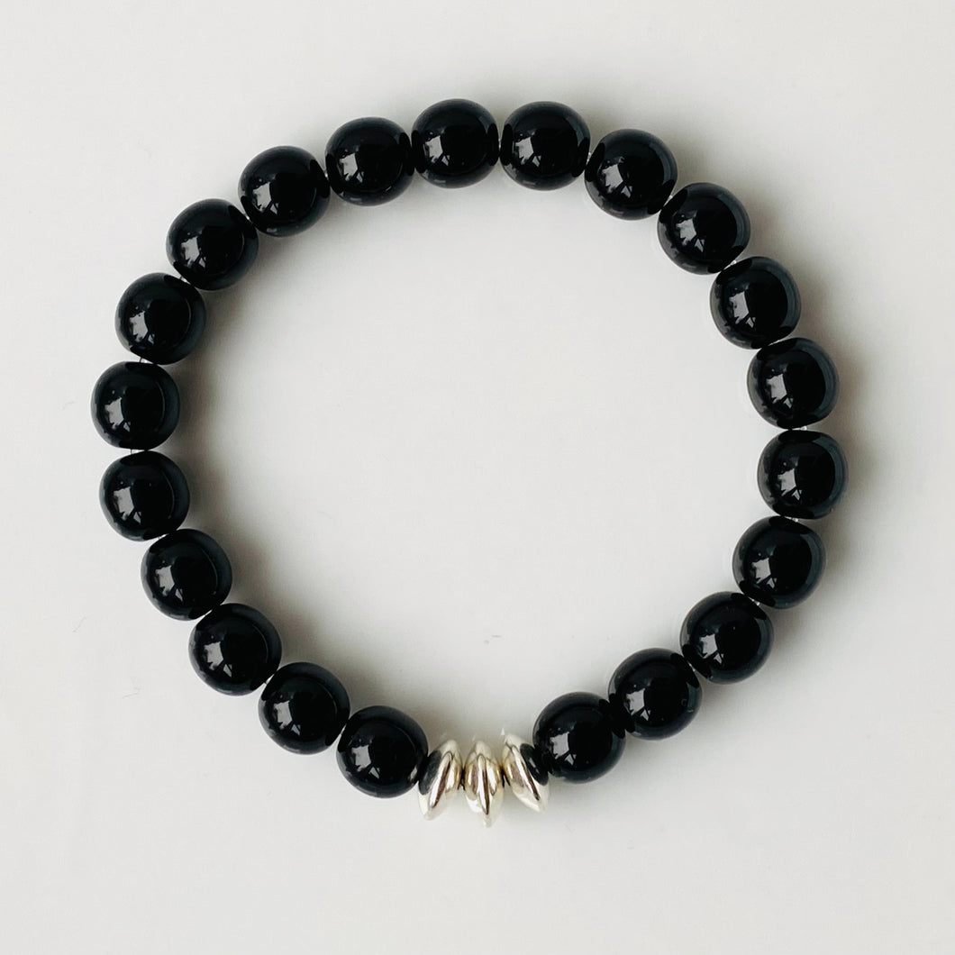 Schwarzes Perlenarmband